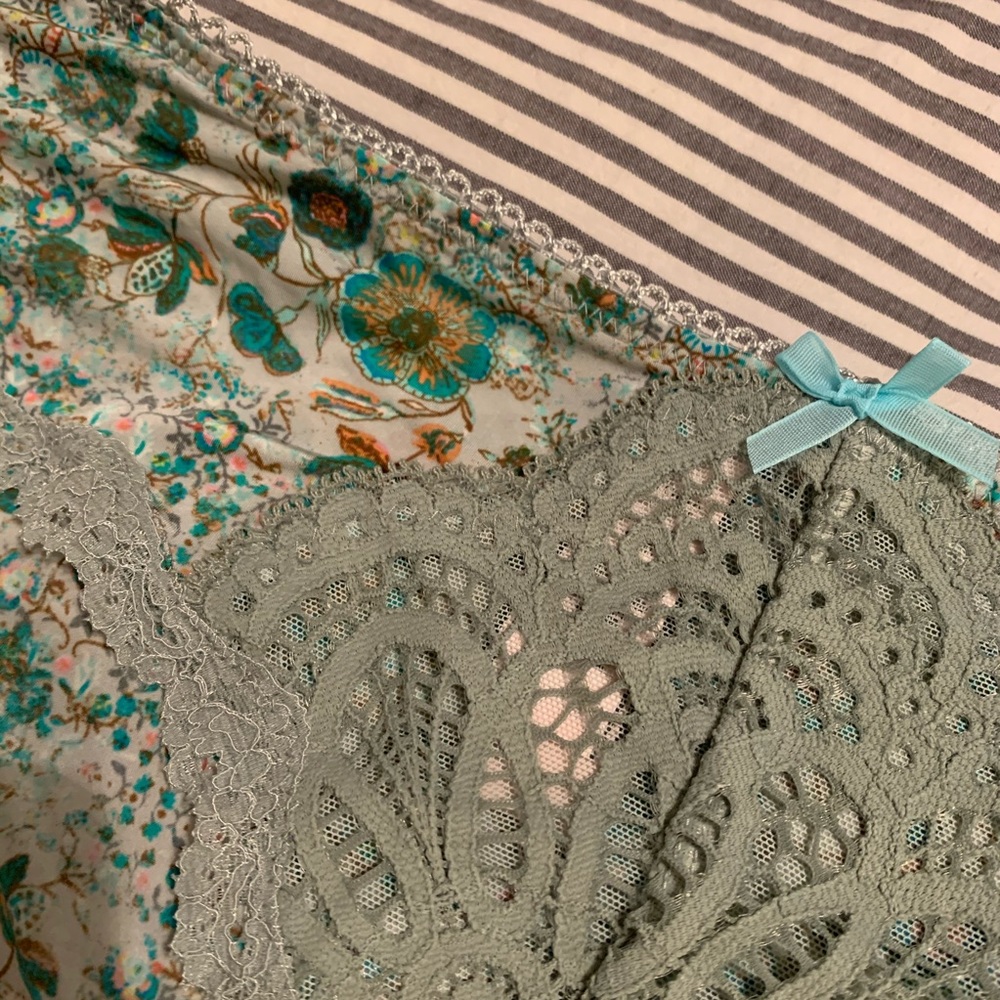 VS Dream Angels Cheekini - Sage green paisley